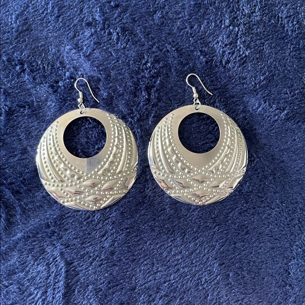 Beautiful women earrings new